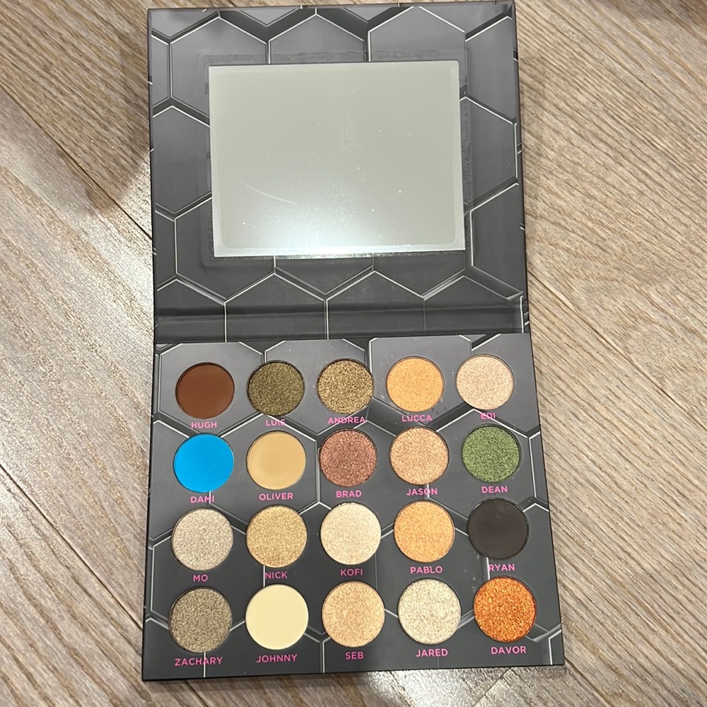 Bee Beauty Eyeshadow Palette